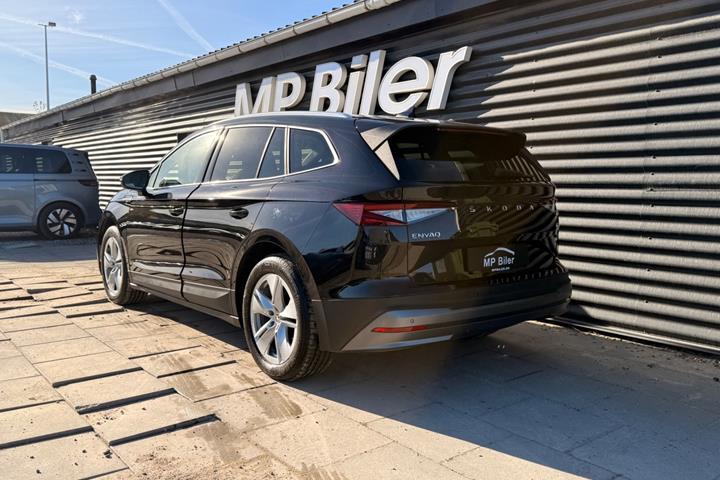 Sort Skoda Enyaq fra 2024