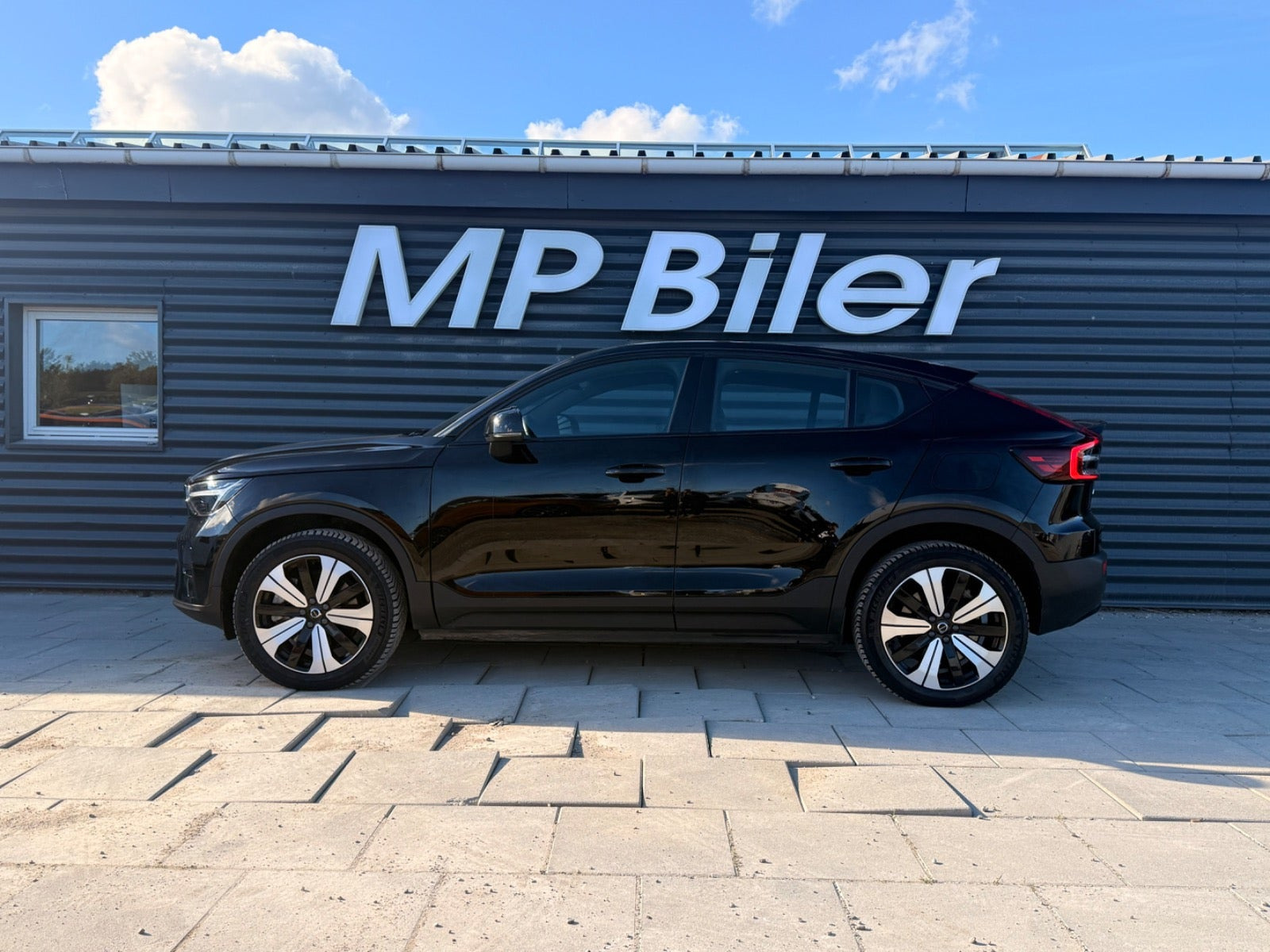 Sort Volvo C40 fra 2023