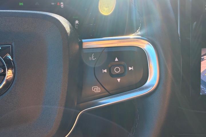 Sort Volvo C40 fra 2023