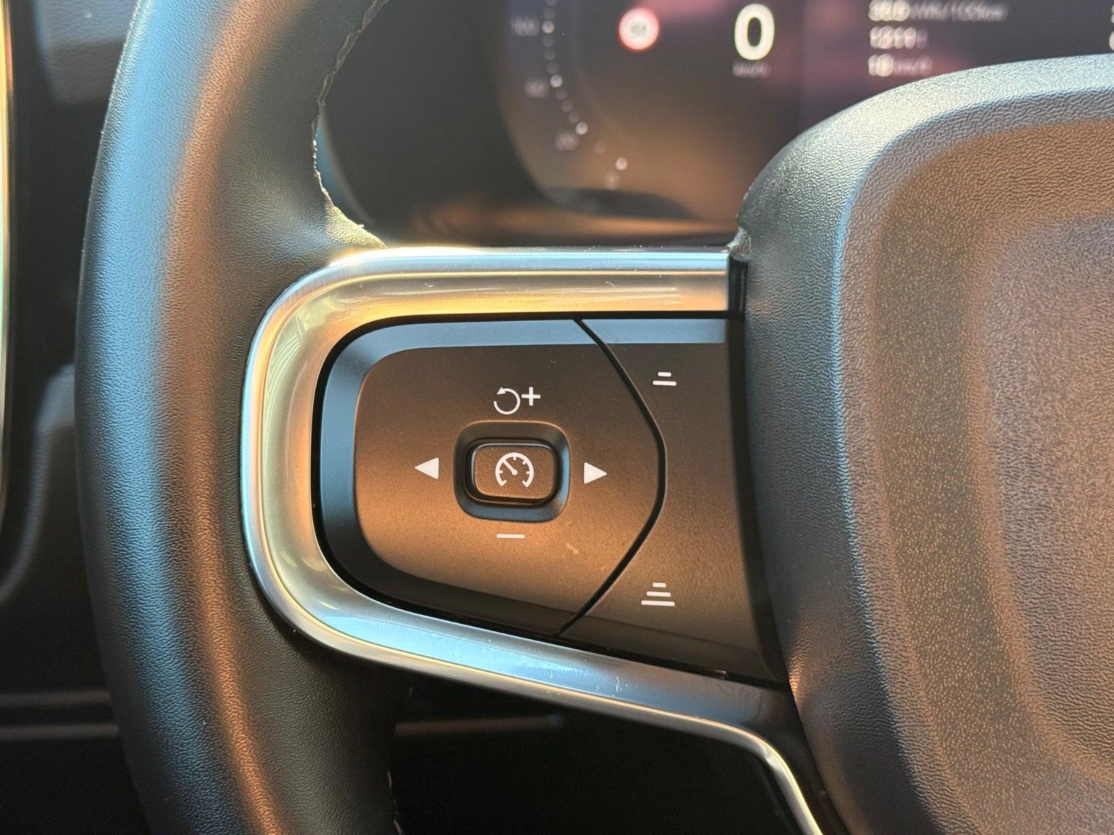 Blå Volvo C40 fra 2022