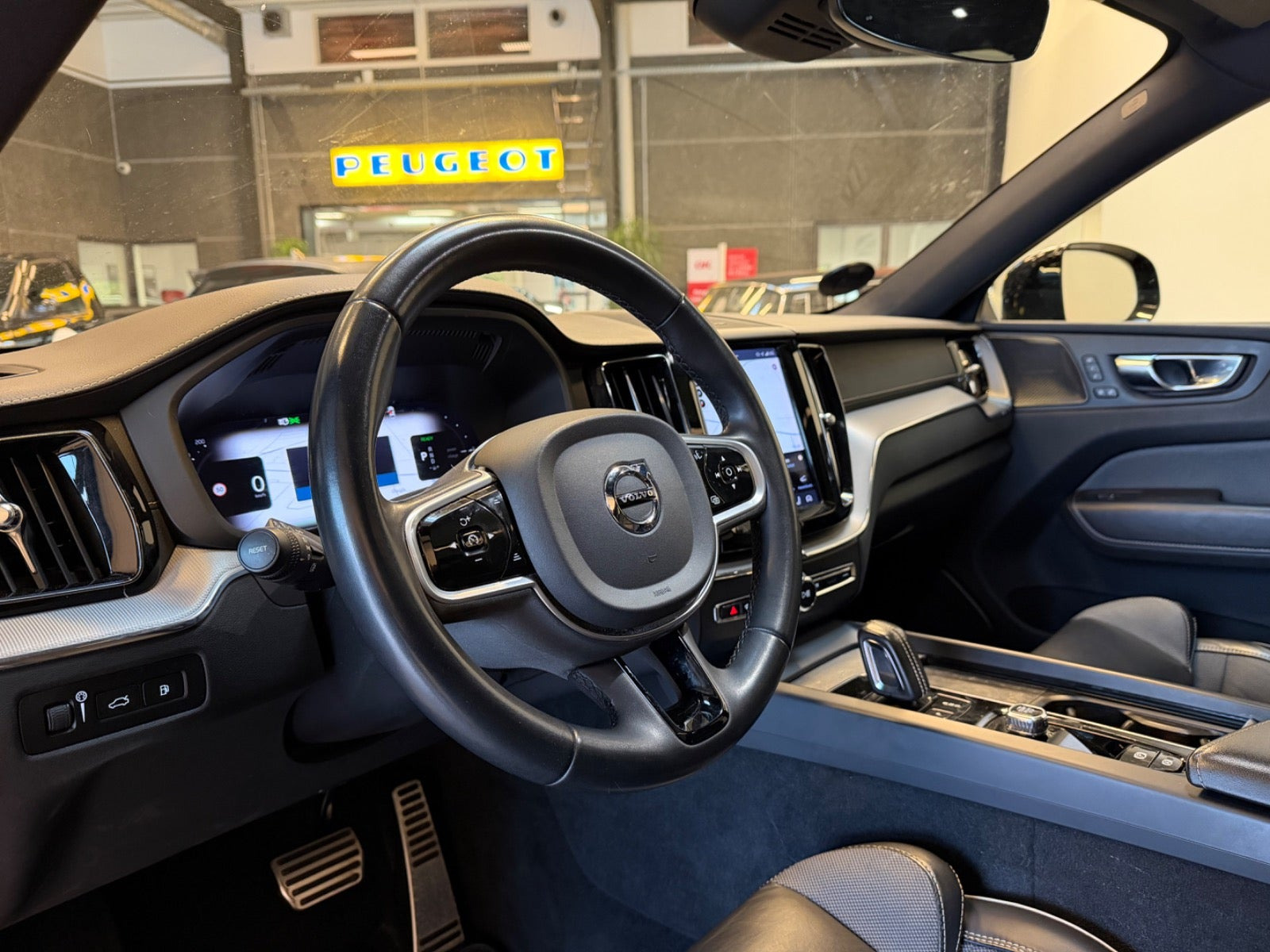 Sort Volvo XC60 fra 2022