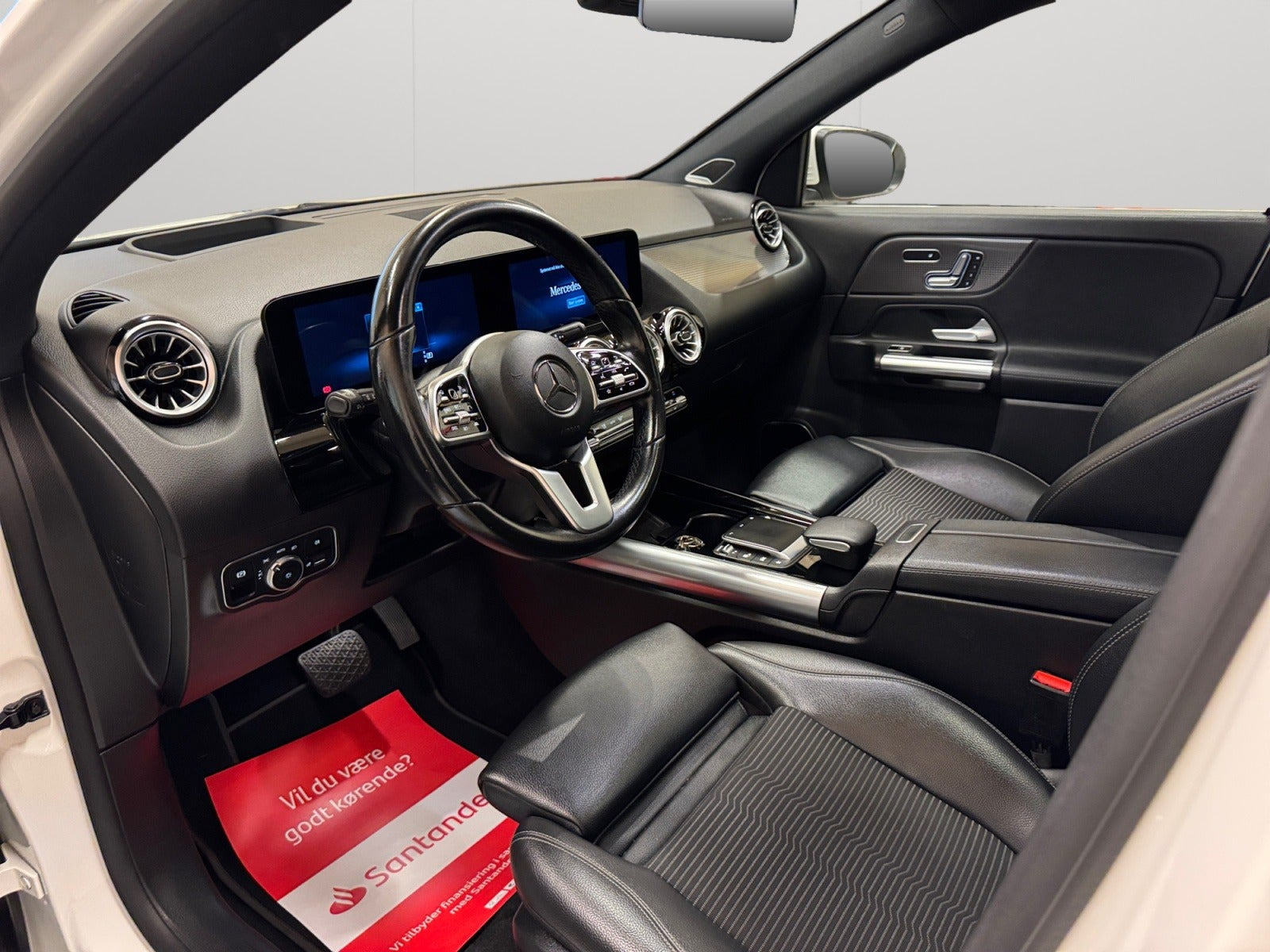 Hvid Mercedes EQA250 fra 2021