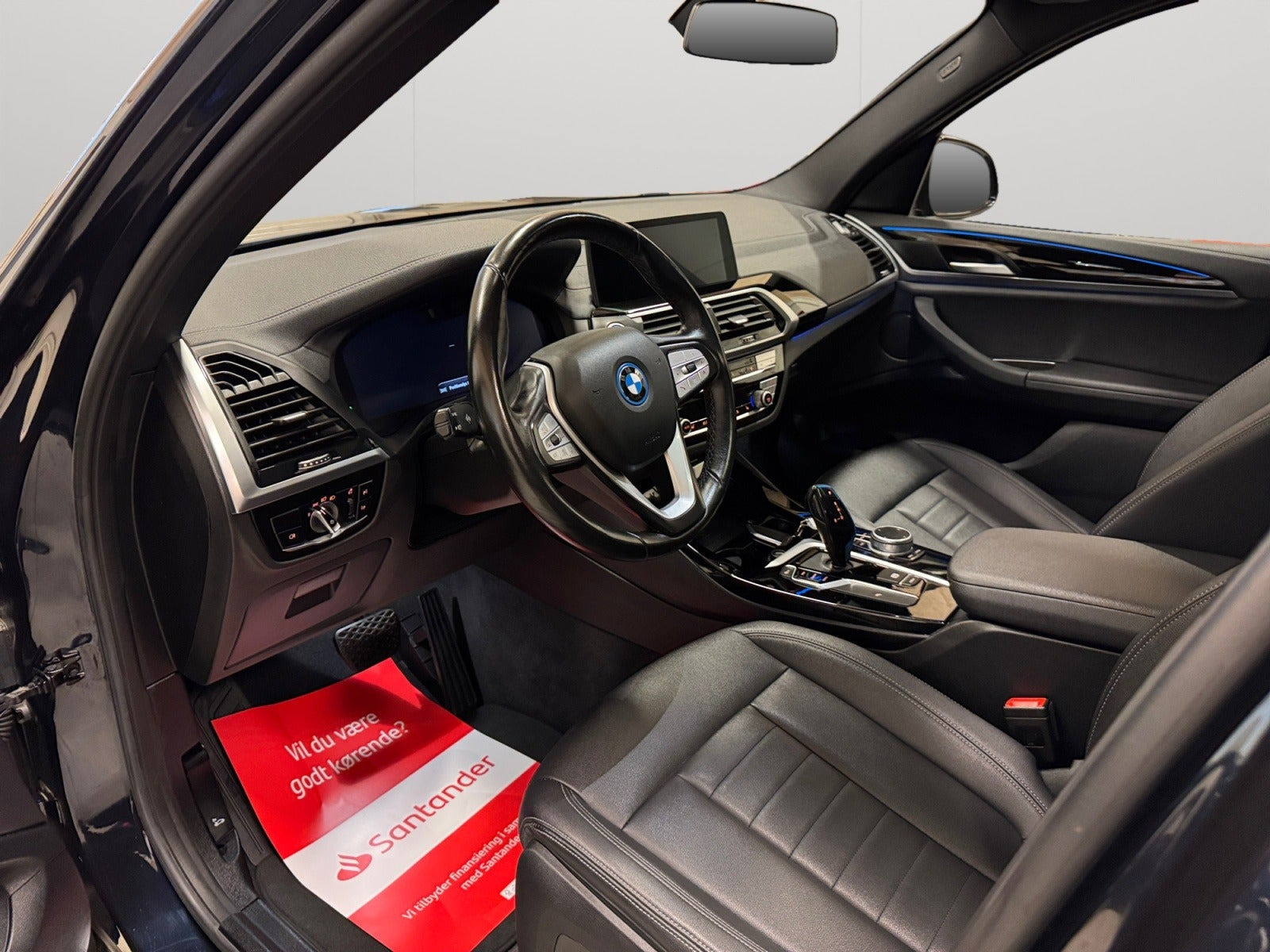 Blå BMW iX3 fra 2021