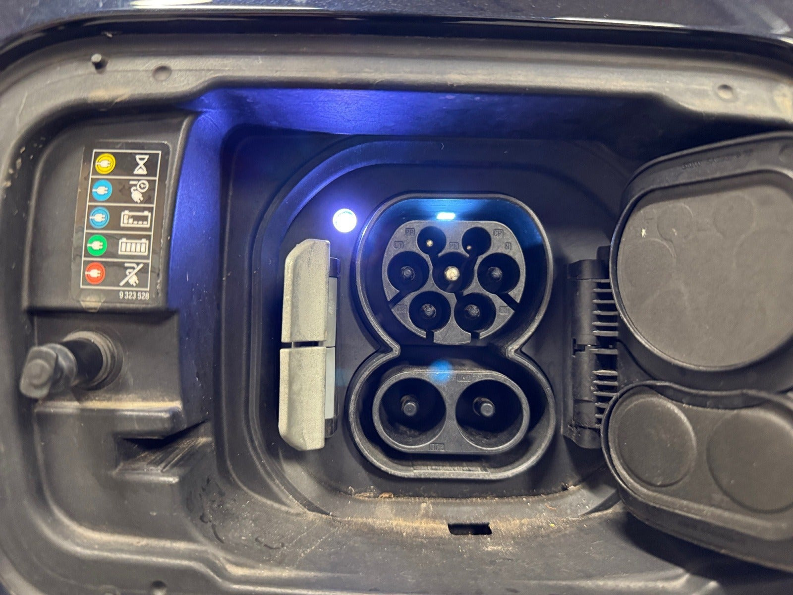 Blå BMW iX3 fra 2021