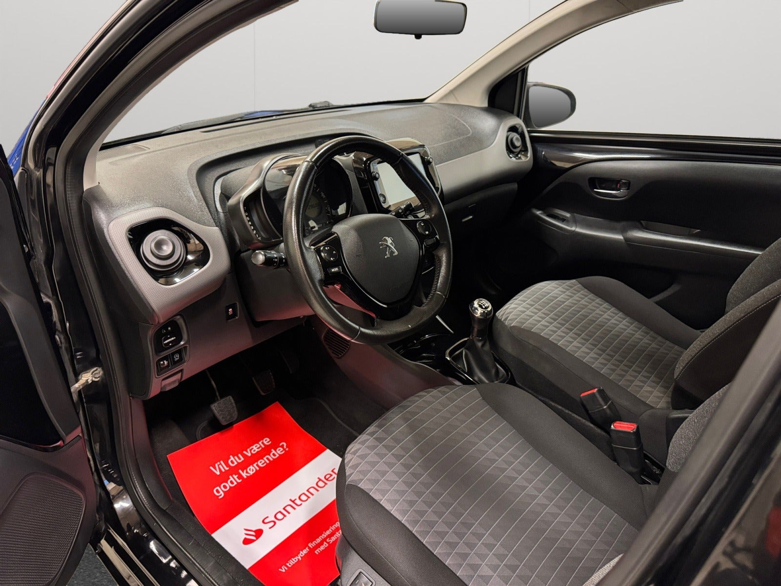 Sort Peugeot 108 fra 2020