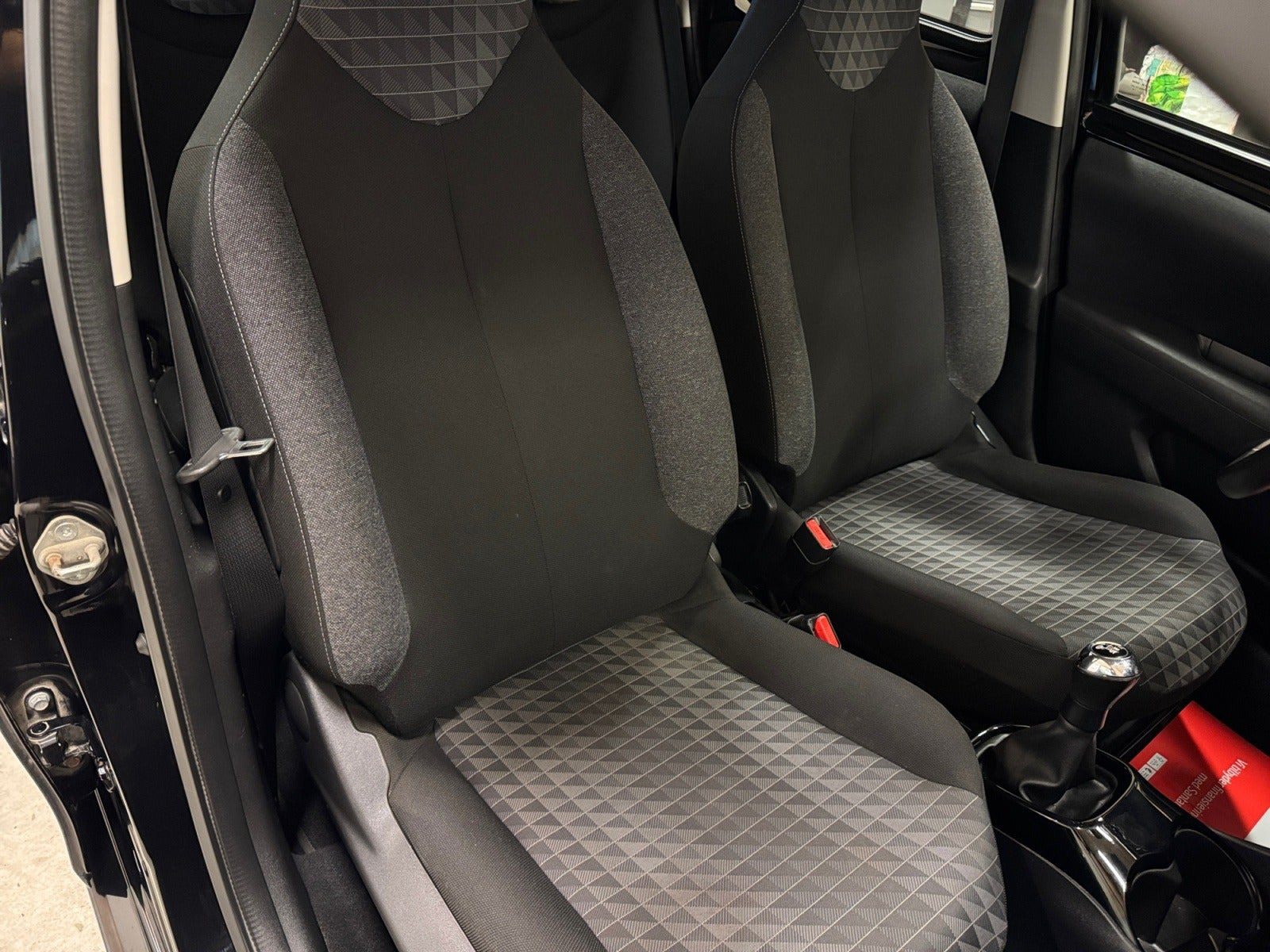 Sort Peugeot 108 fra 2020