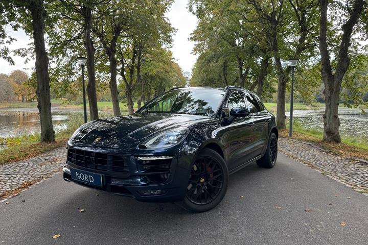 Grøn Porsche Macan GTS fra 2017