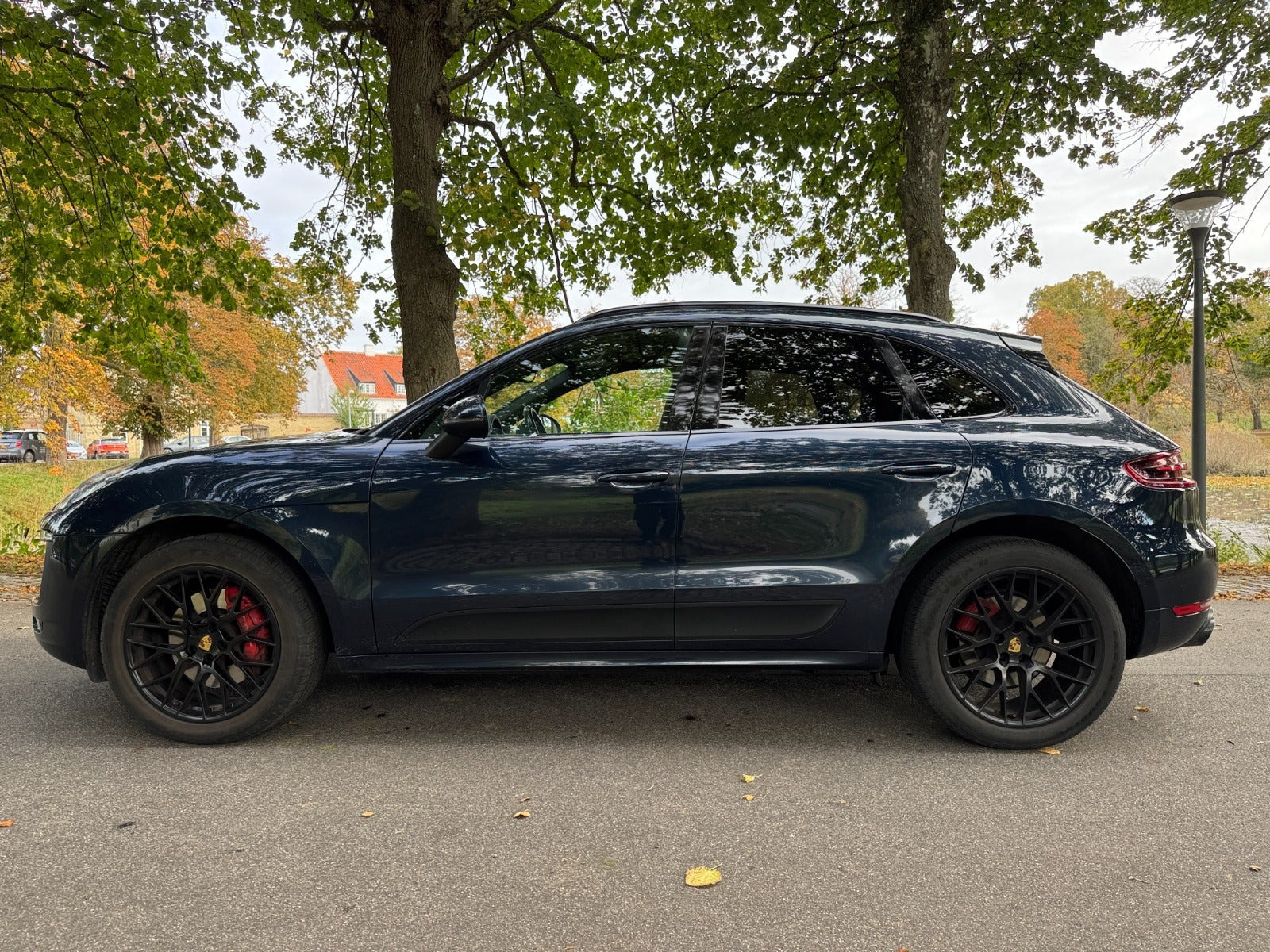 Grøn Porsche Macan GTS fra 2017