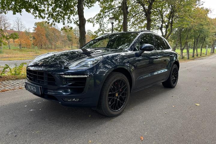 Grøn Porsche Macan GTS fra 2017