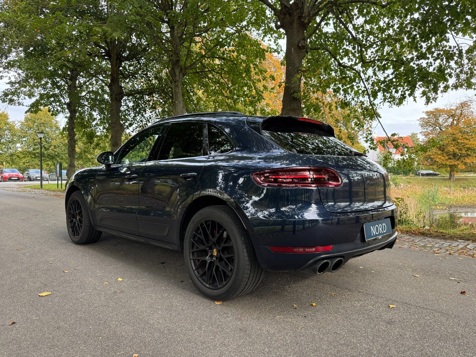 Grøn Porsche Macan GTS fra 2017