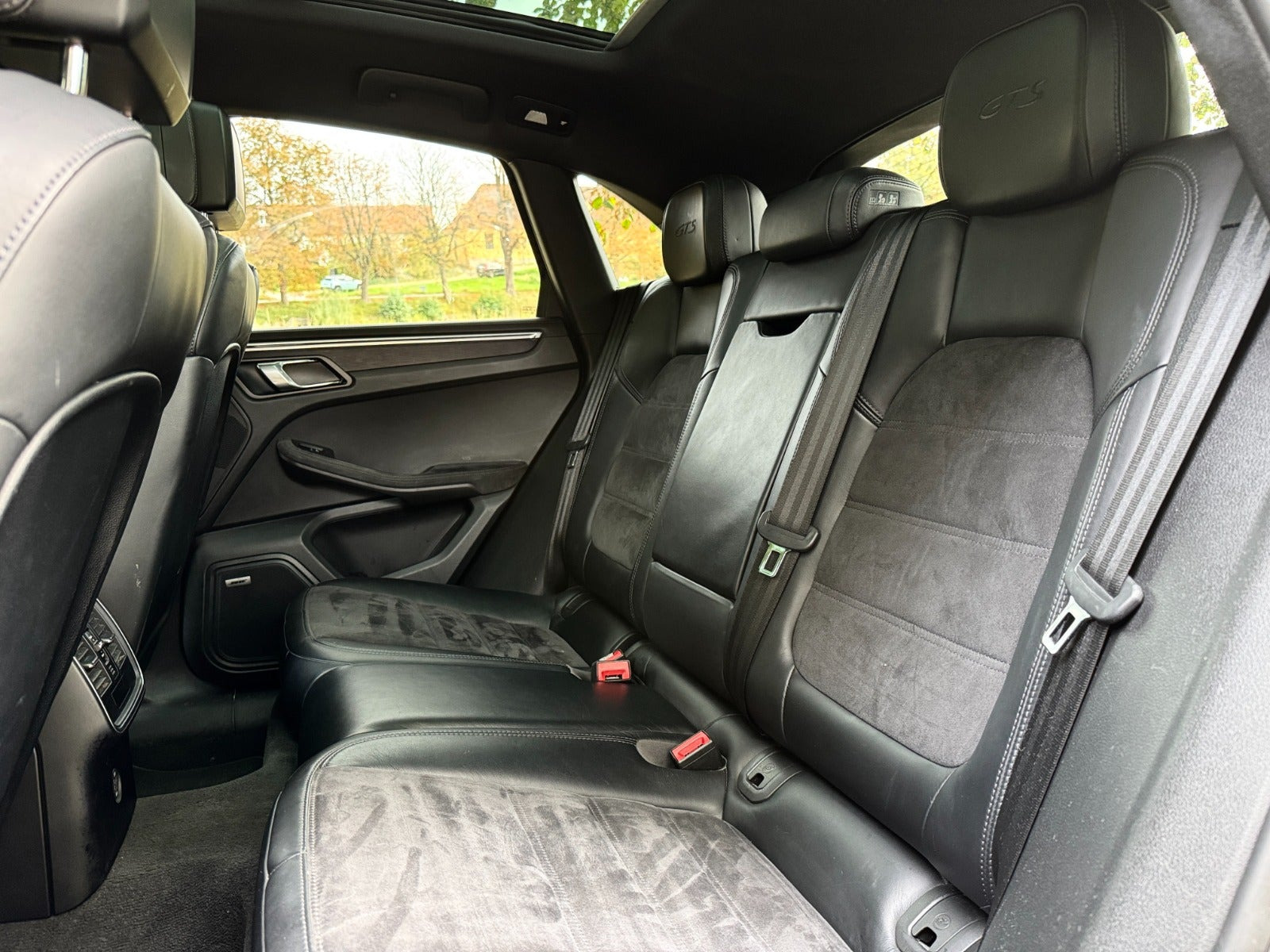 Grøn Porsche Macan GTS fra 2017
