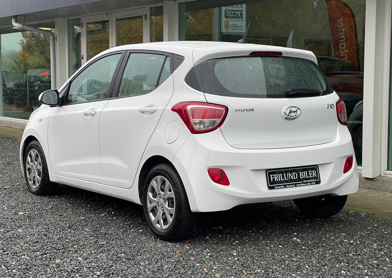 Hvid Hyundai i10 fra 2015