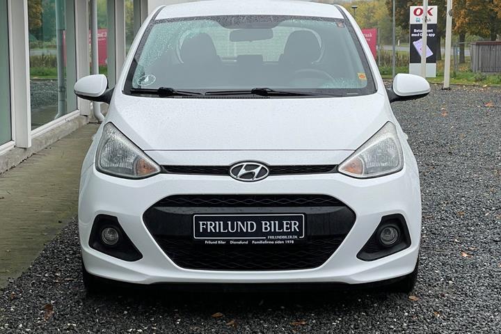 Hvid Hyundai i10 fra 2015