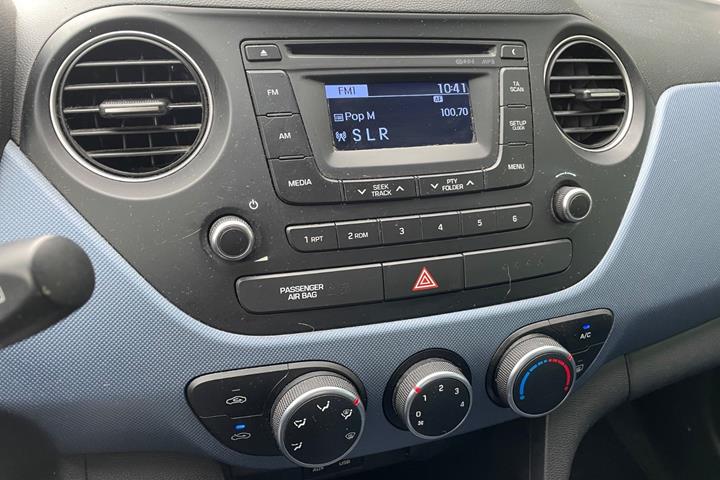 Hvid Hyundai i10 fra 2015
