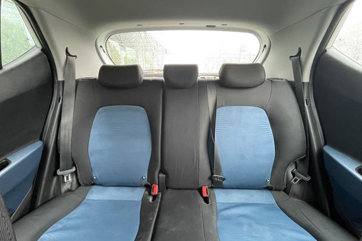 Hvid Hyundai i10 fra 2015