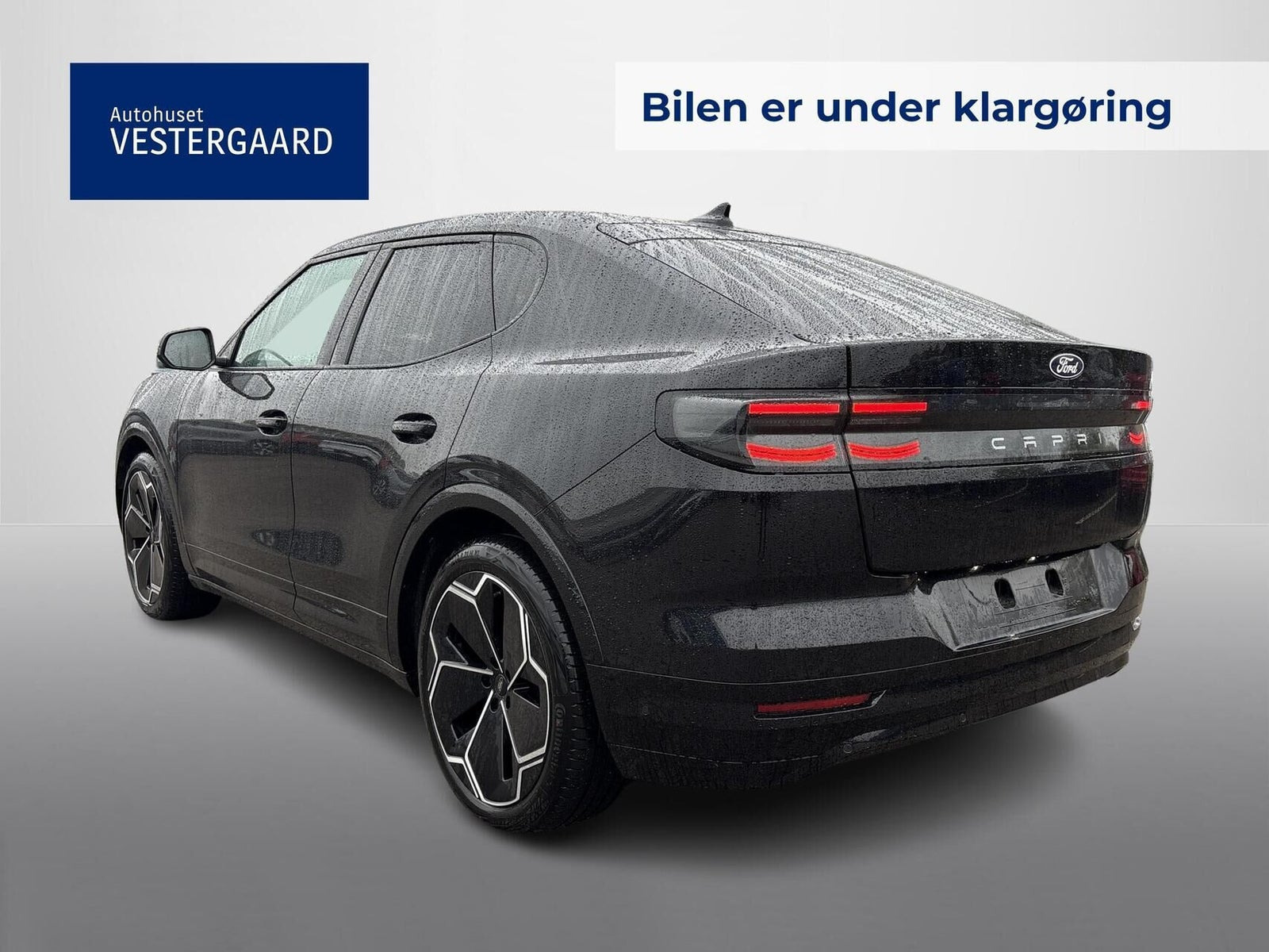 Sort Ford Capri fra 2025