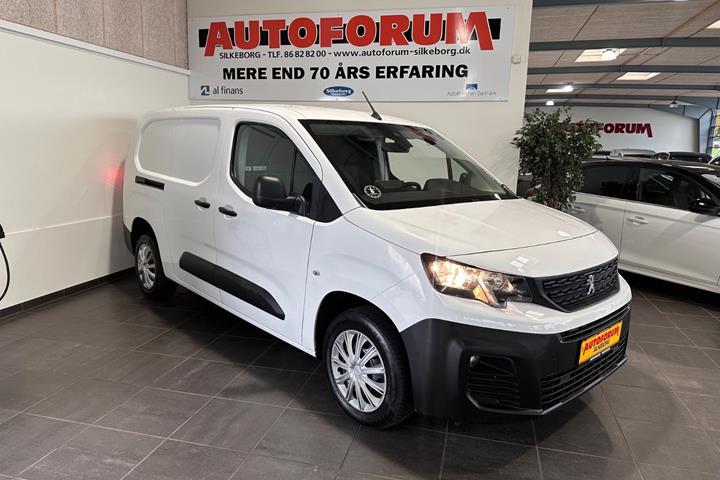 Hvid Peugeot Partner fra 2021