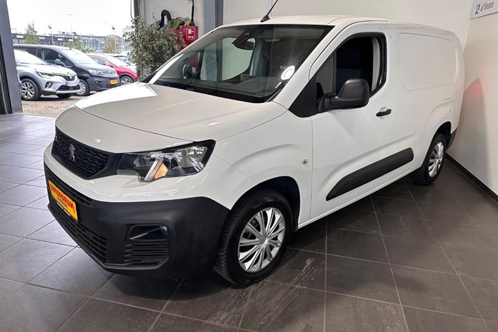 Hvid Peugeot Partner fra 2021