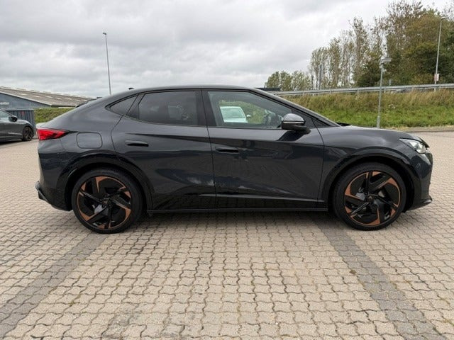 Grå Cupra Tavascan fra 2025