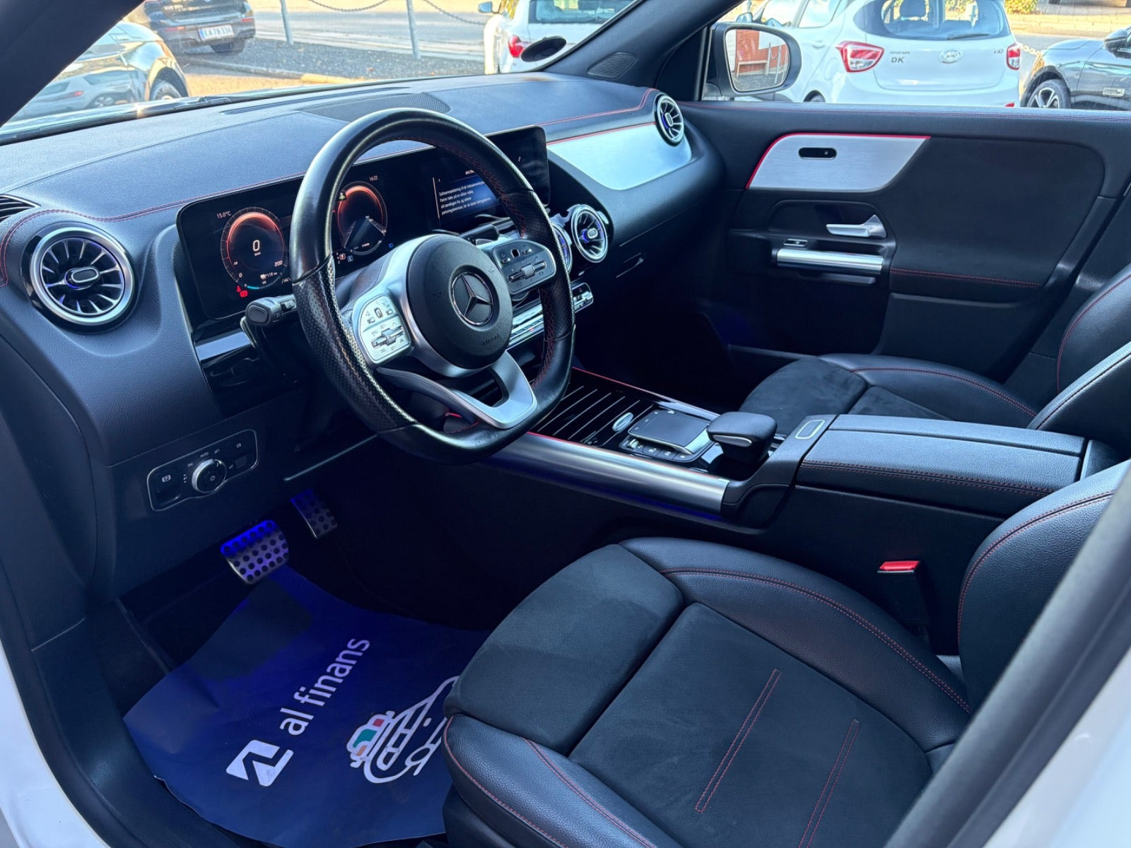 Hvid Mercedes EQA250 fra 2022