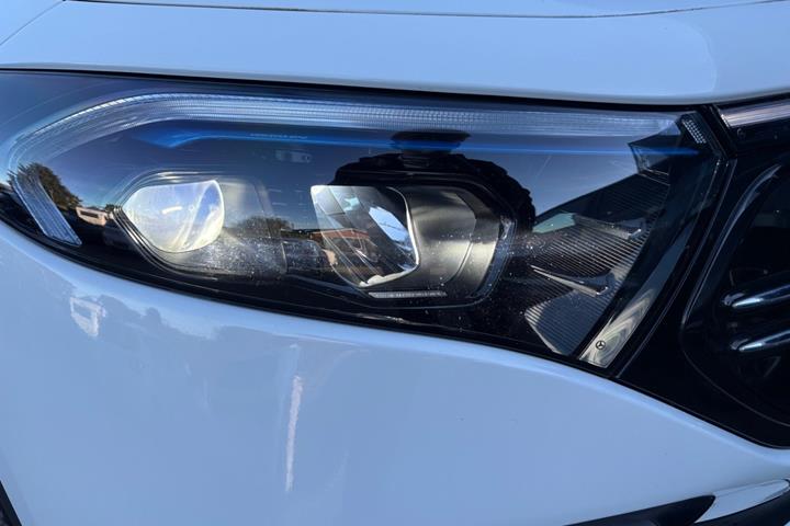 Hvid Mercedes EQA250 fra 2022