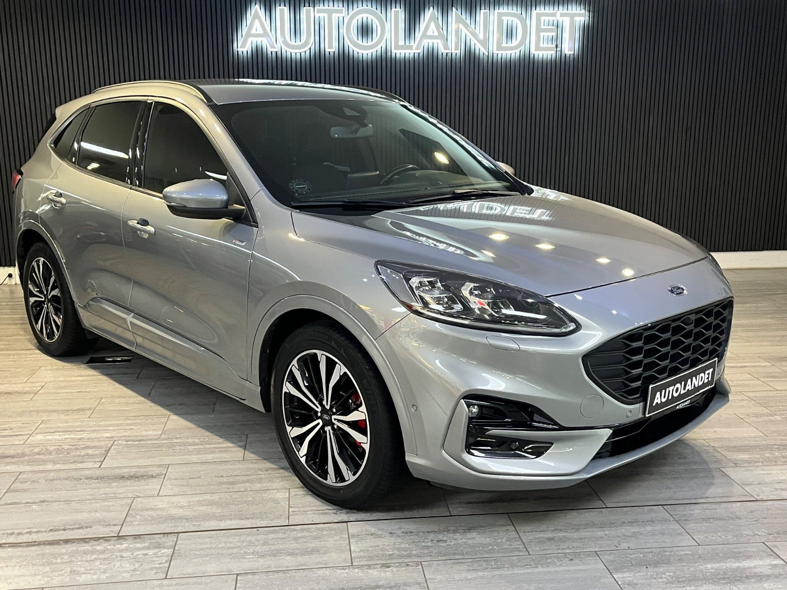 Ford Kuga 2,5 PHEV ST-Line X CVT