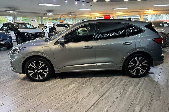 Sølv Ford Kuga fra 2020