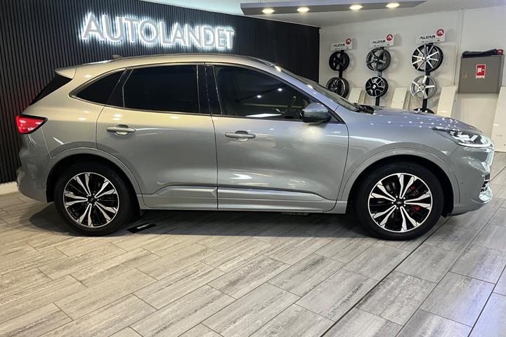 Sølv Ford Kuga fra 2020