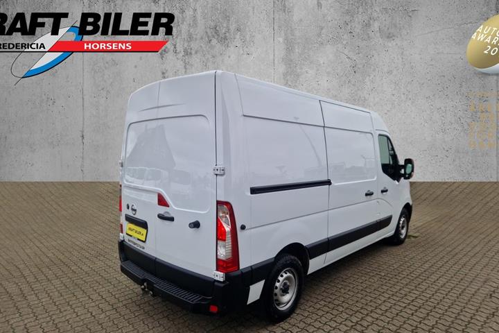 Hvid Nissan Interstar fra 2022
