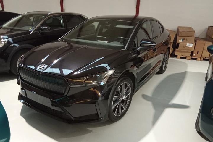 Sort Skoda Enyaq fra 2023