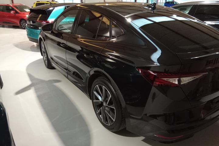 Sort Skoda Enyaq fra 2023