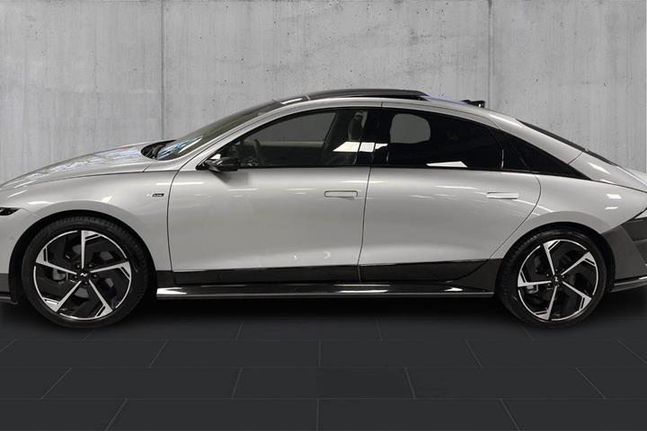 Sølv Hyundai Ioniq 6 fra 2026