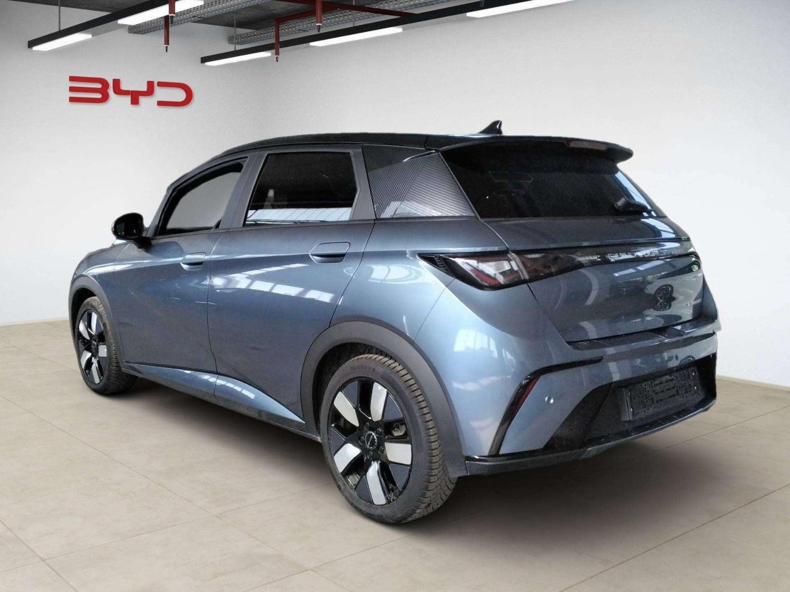Grå BYD Dolphin fra 2025