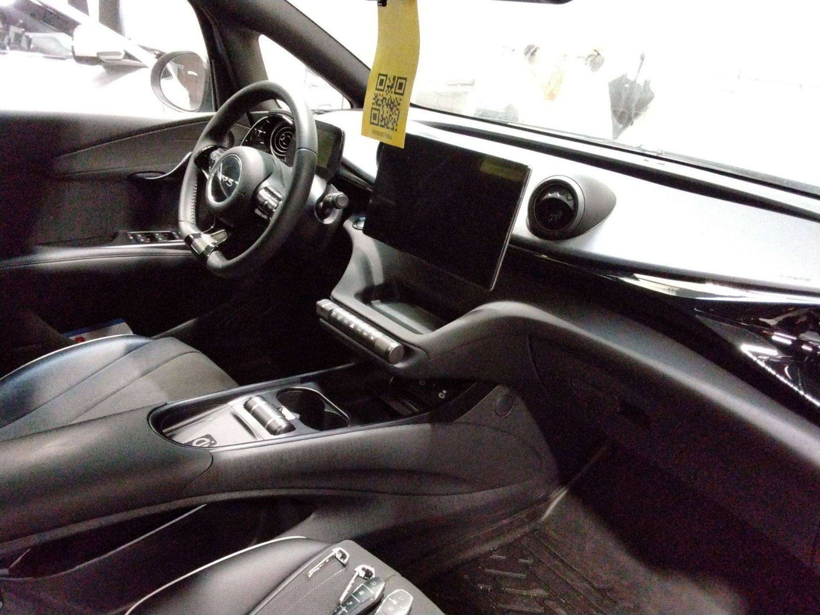 Grå BYD Dolphin fra 2025