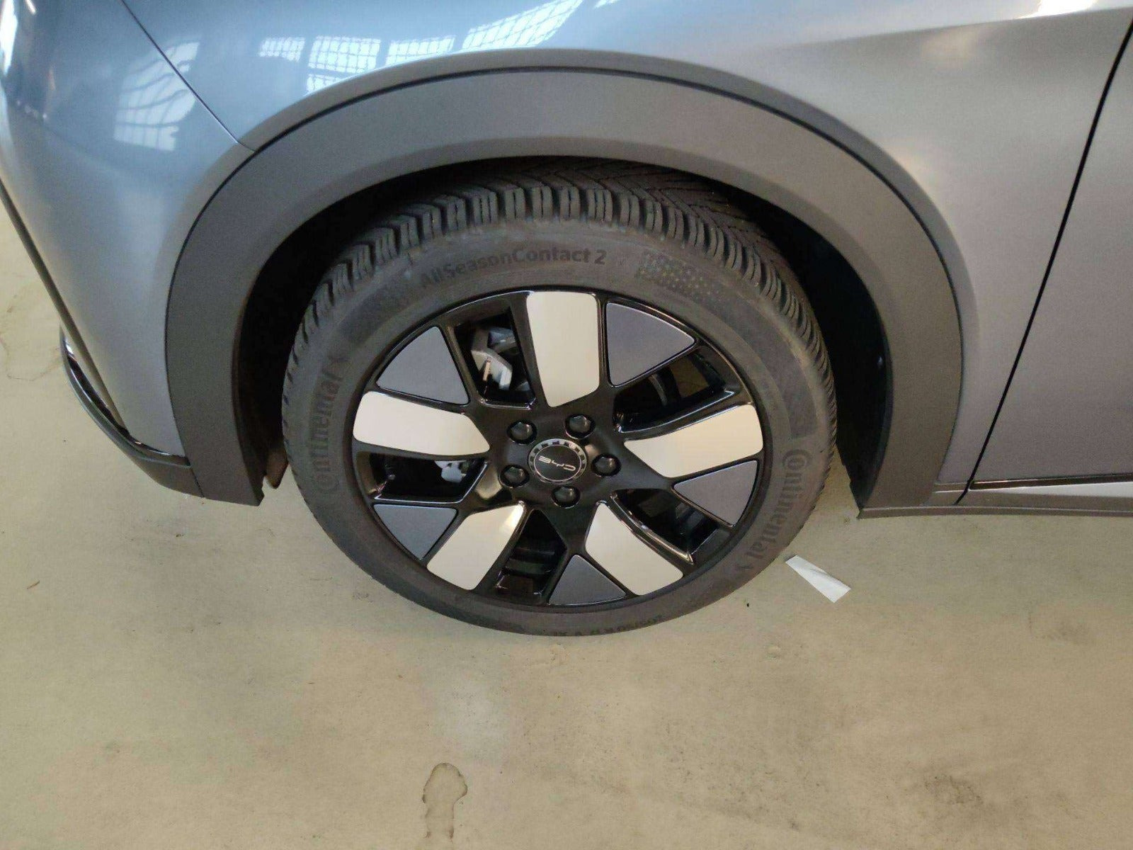 Grå BYD Dolphin fra 2025