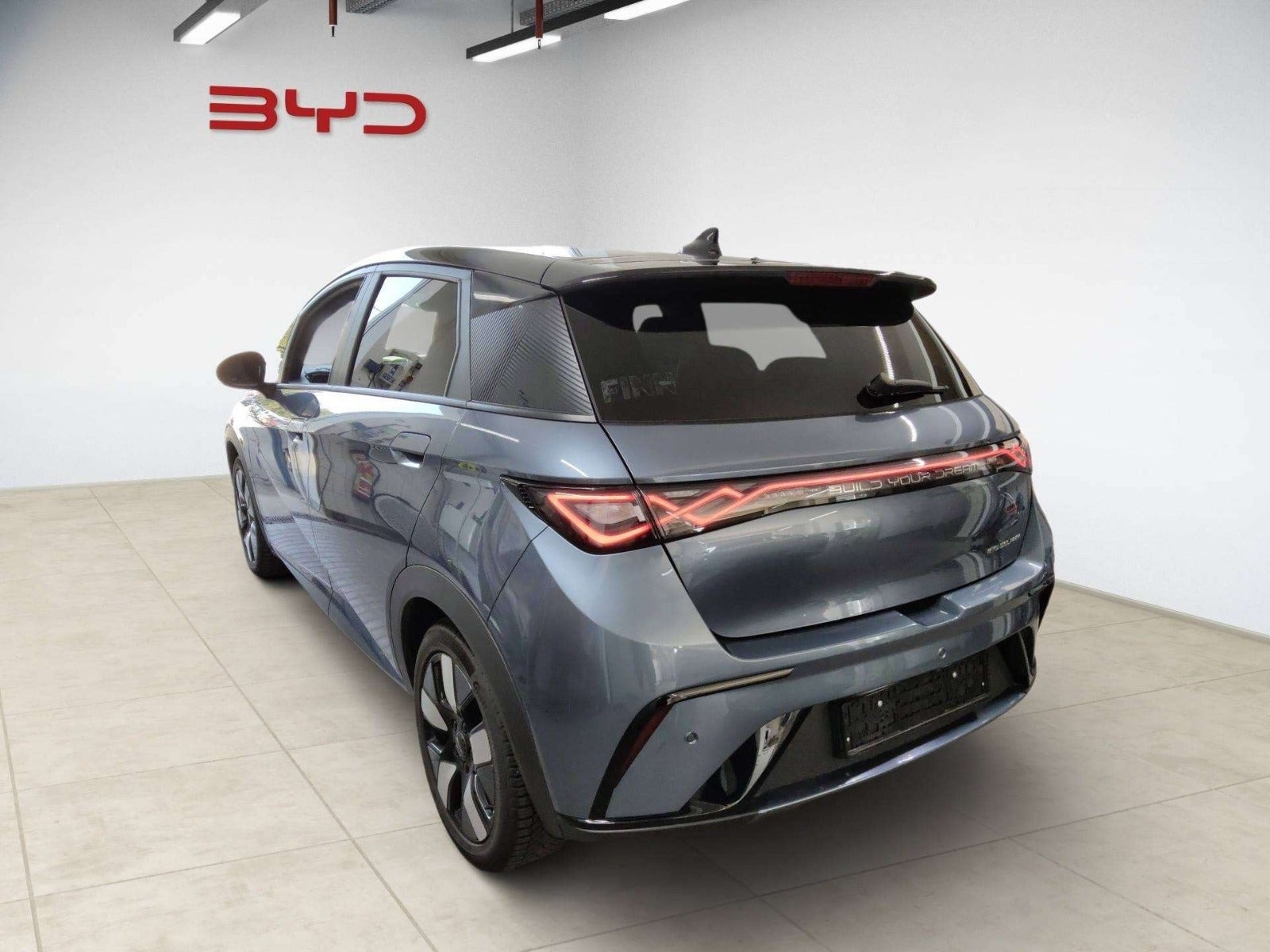 Grå BYD Dolphin fra 2025