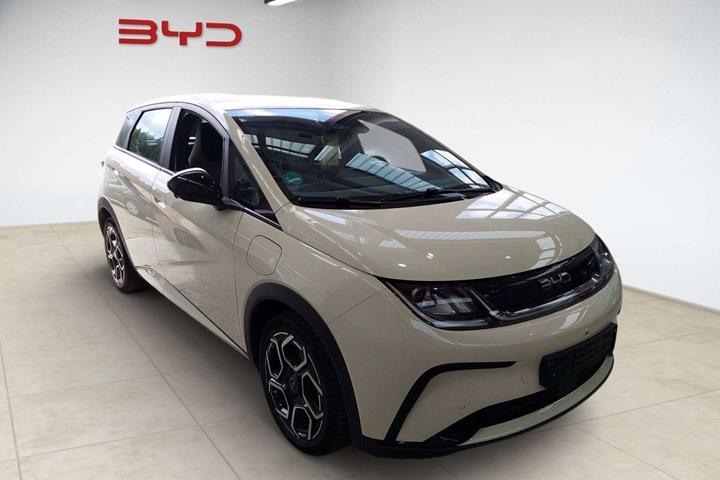 Hvid BYD Dolphin fra 2025