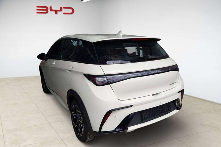 Hvid BYD Dolphin fra 2025