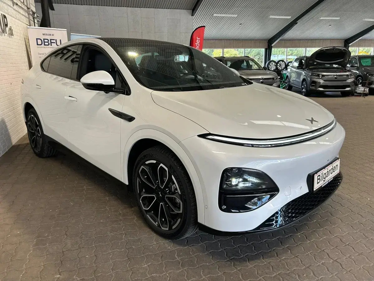 Hvid Xpeng G6 fra 2026
