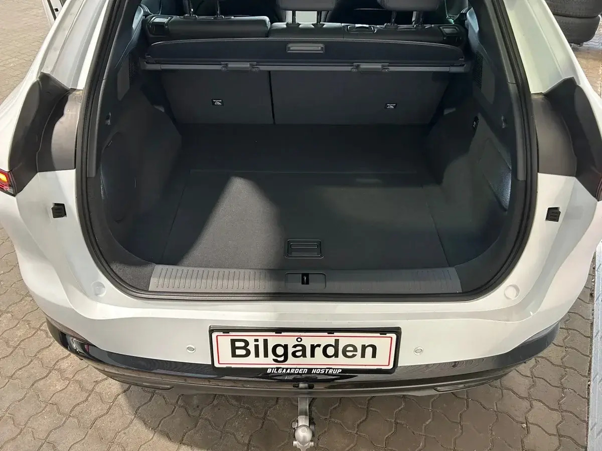 Hvid Xpeng G6 fra 2026