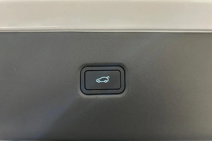 Hvid Xpeng G6 fra 2026