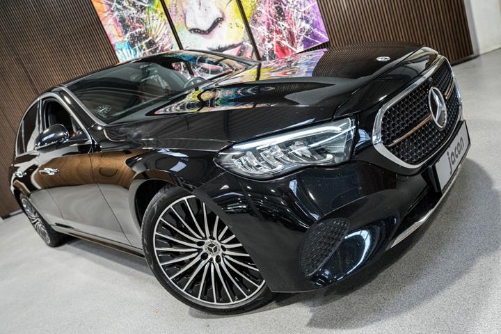 Sort Mercedes E300 e fra 2023
