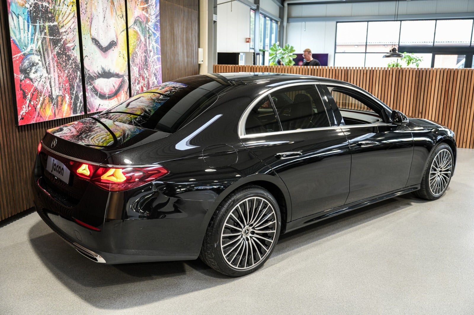 Sort Mercedes E300 e fra 2023