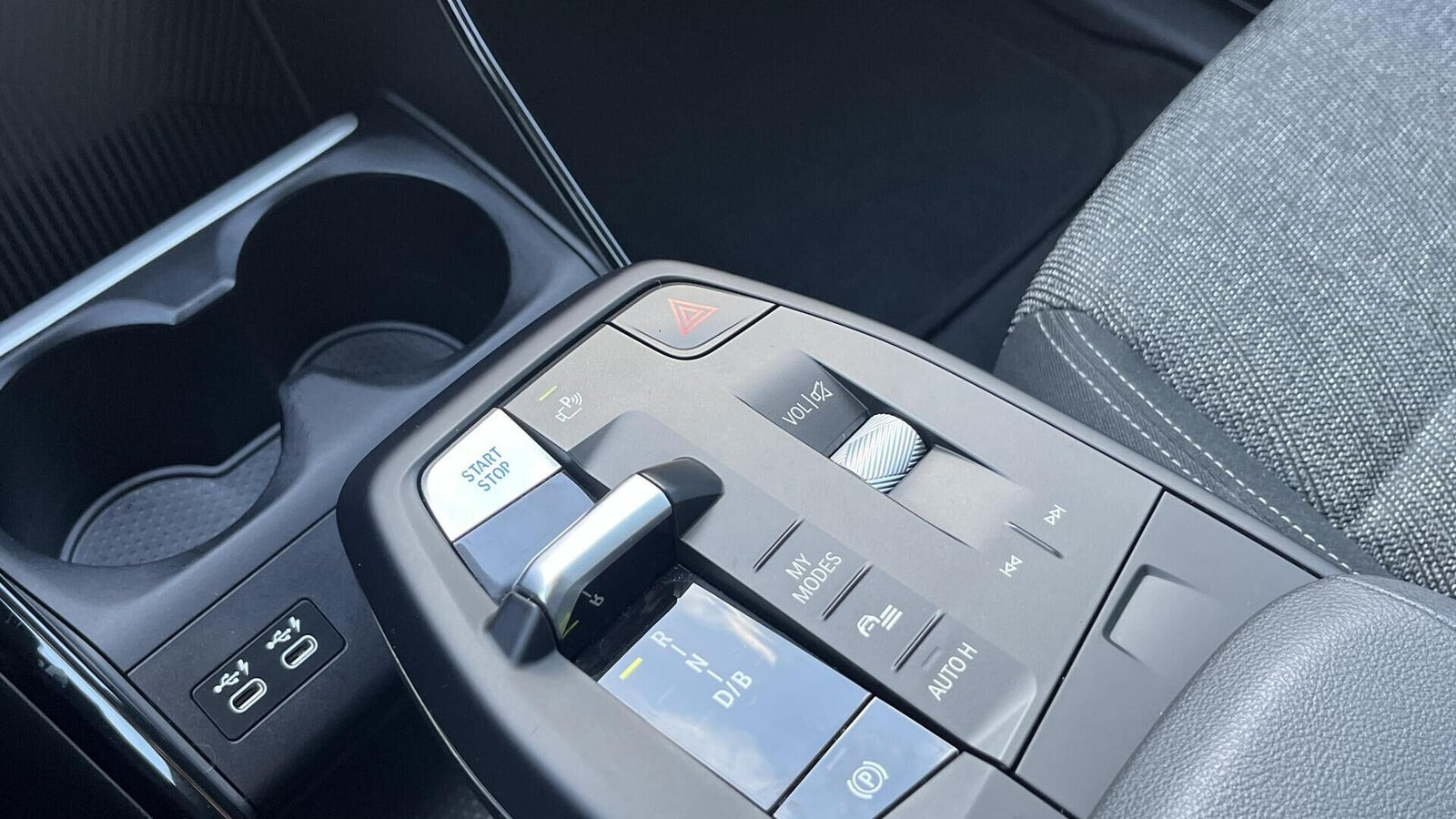 Hvid BMW iX1 fra 2023