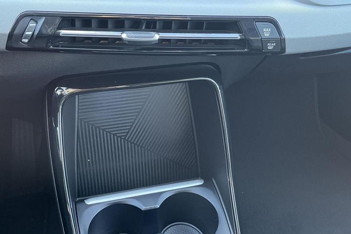 Hvid BMW iX1 fra 2023