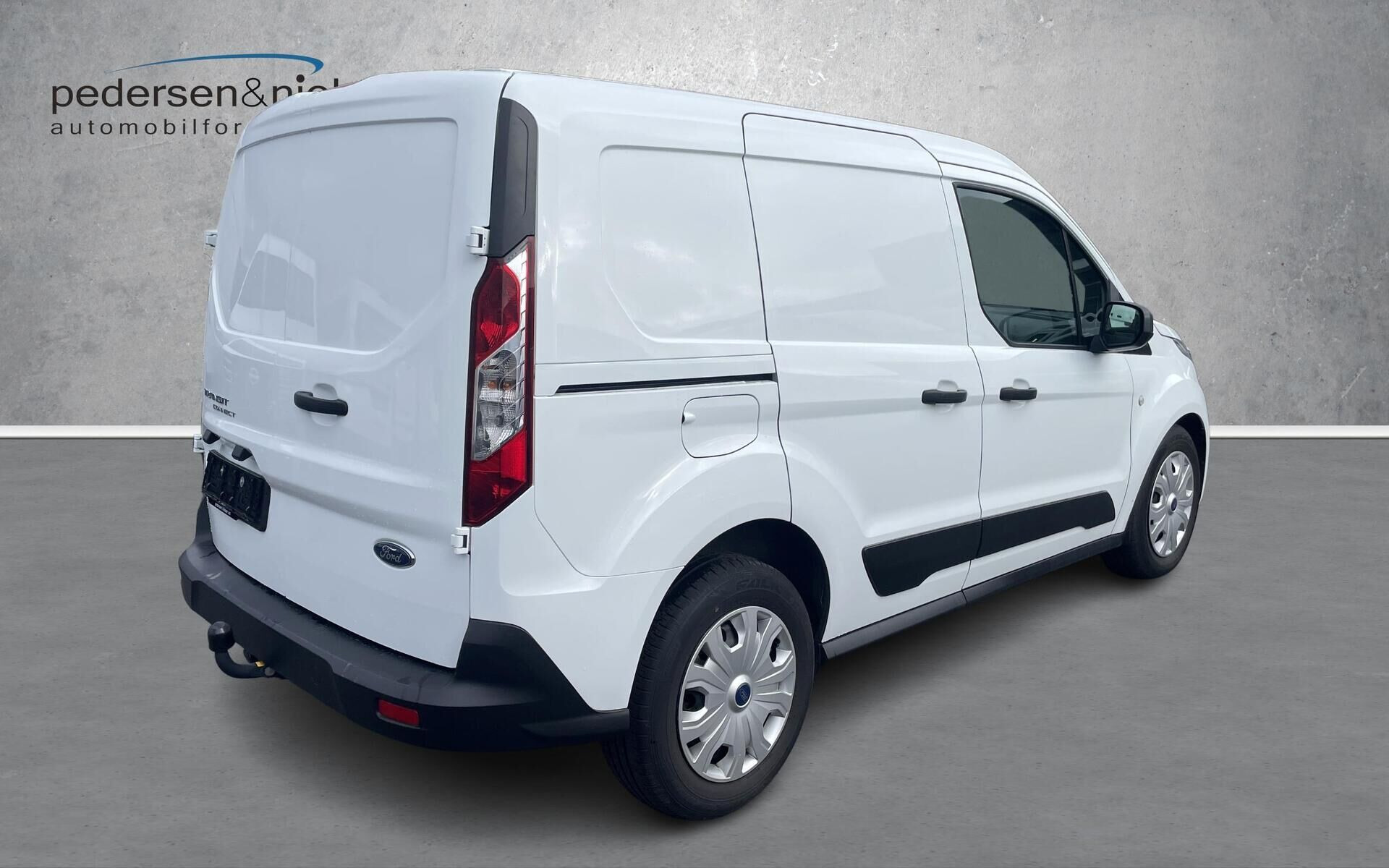 Hvid Ford Transit Connect fra 2023