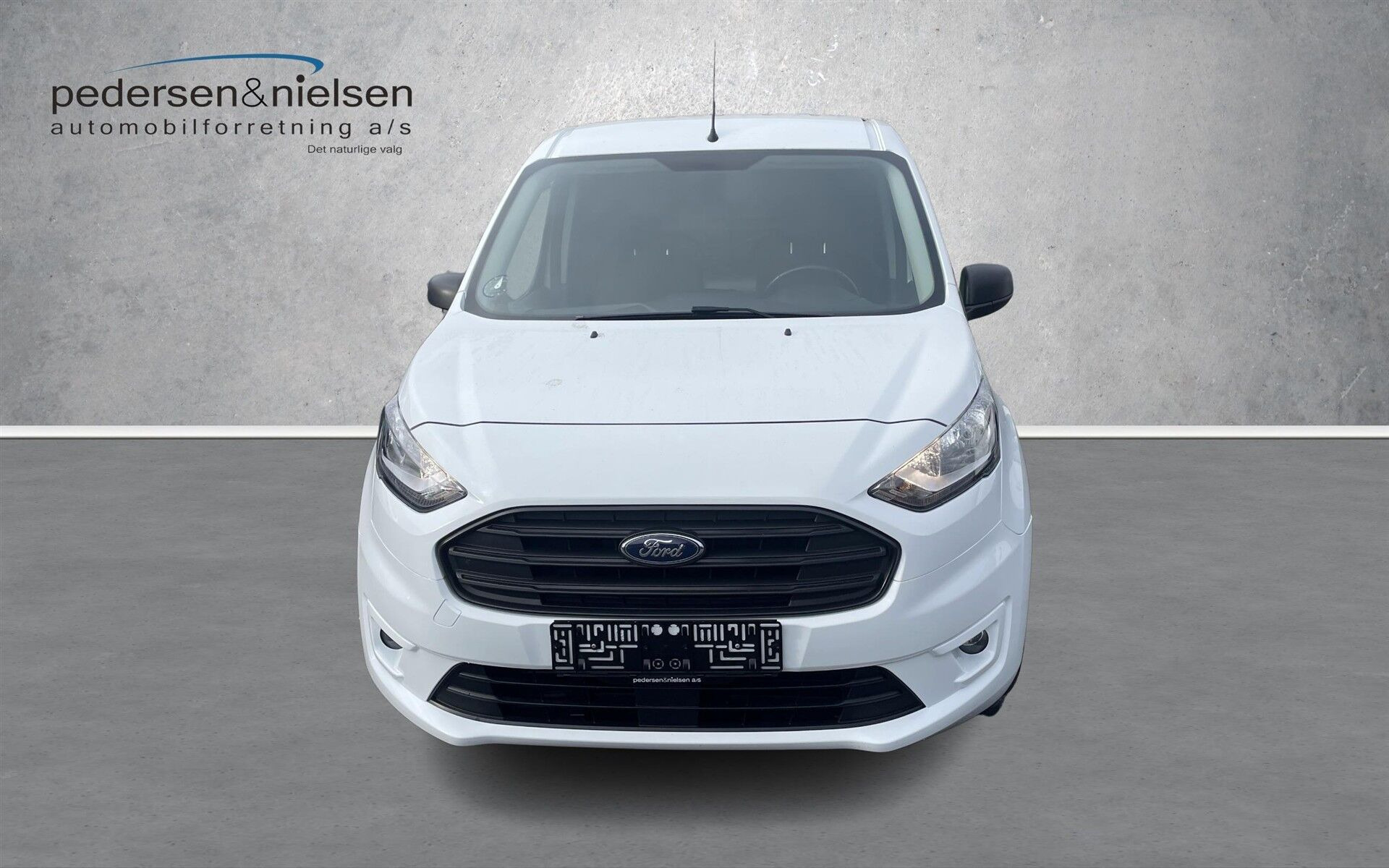Hvid Ford Transit Connect fra 2023