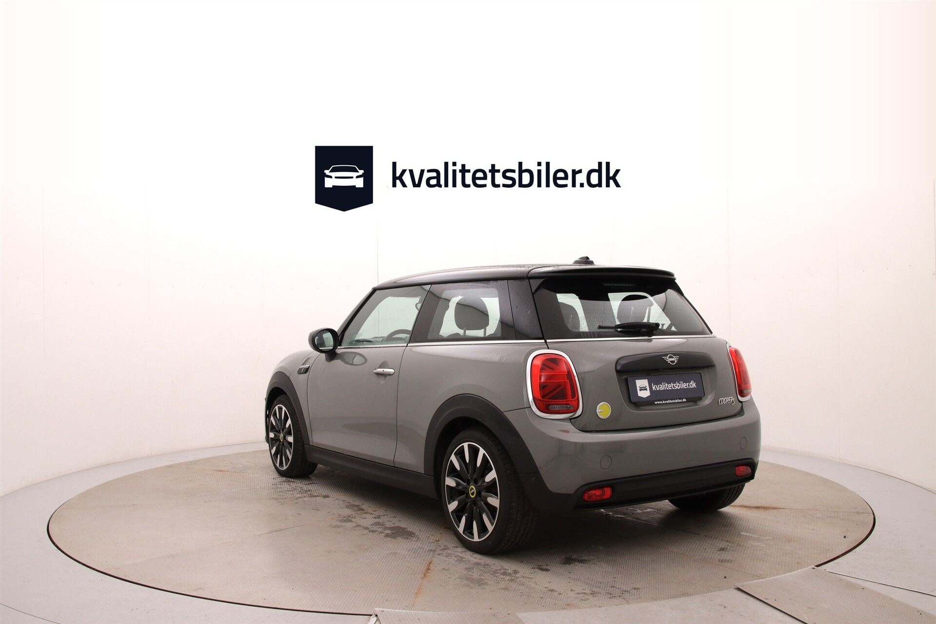 Grå Mini Cooper fra 2022