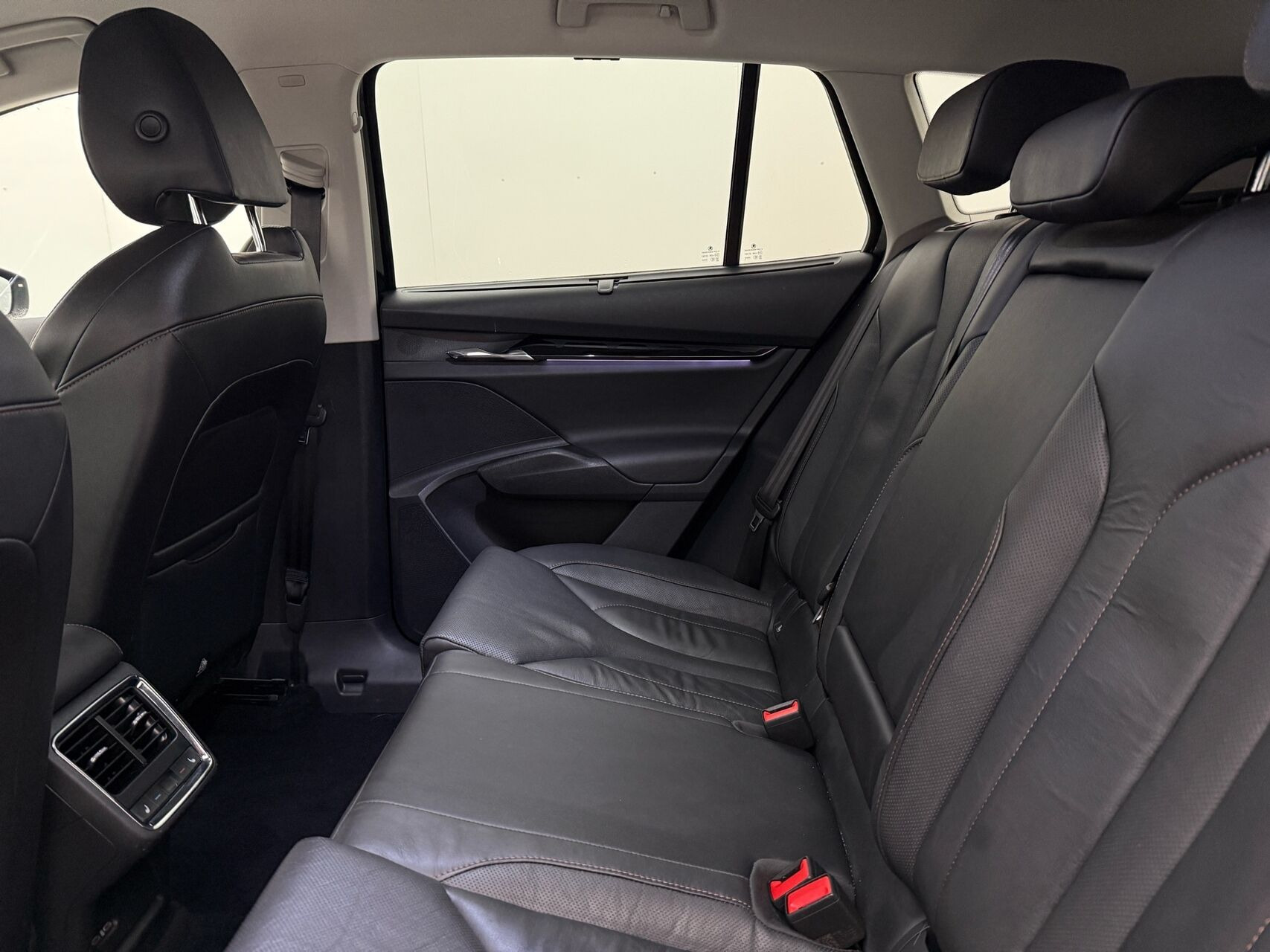 Sort Skoda Enyaq fra 2021