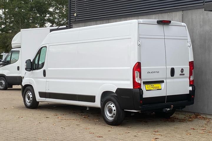 Hvid Fiat Ducato fra 2023